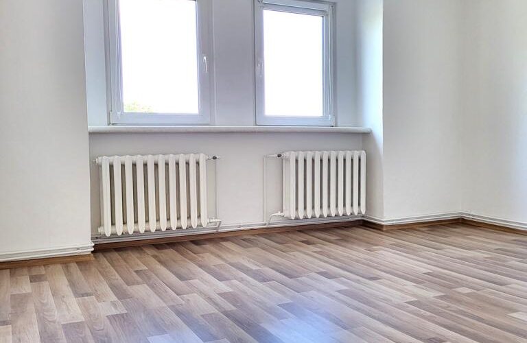geräumiges Zimmer